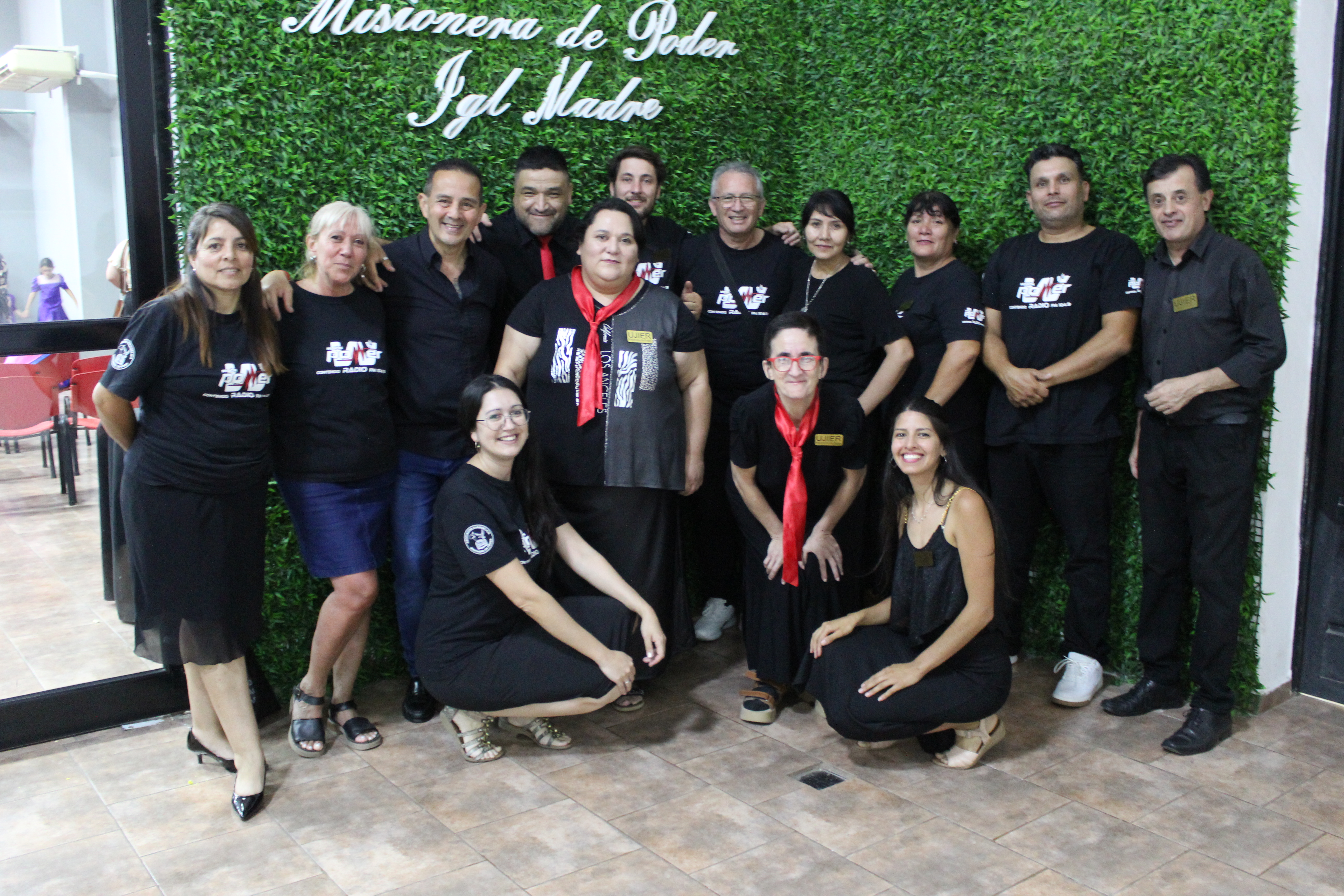 Equipo completo de Ujieres